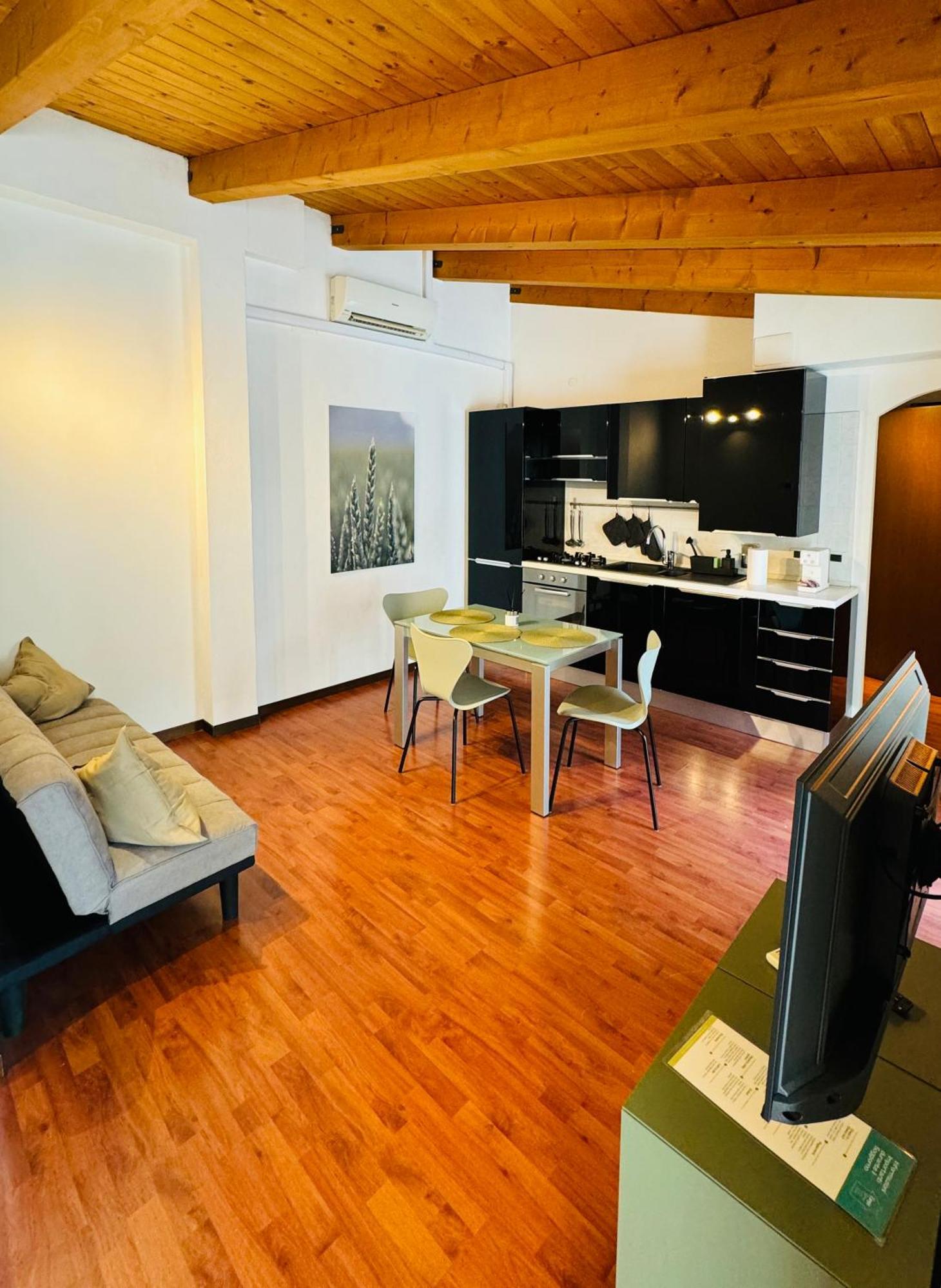 Crops City Stay Apartment 14 Triëst Buitenkant foto